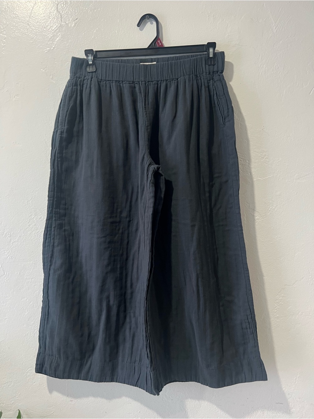 Pact Organic Size XL Washed
Charcoal Coastal Cotton
Gauze Crop Wide Leg Pant